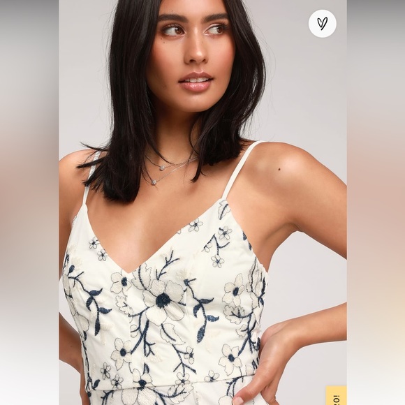 NWT Starleena White and Blue Floral Embroidered Bodycon Midi Dress - Picture 3 of 6